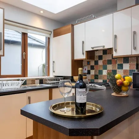 Coastal Town House Beside Train And Buses Only 5 Kilometers From Centre Casa vacanze
