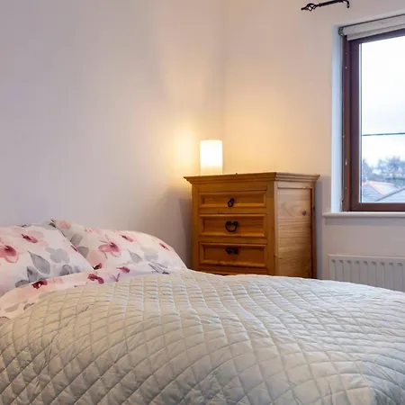 Coastal Town House Beside Train And Buses Only 5 Kilometers From Centre Casa vacanze *