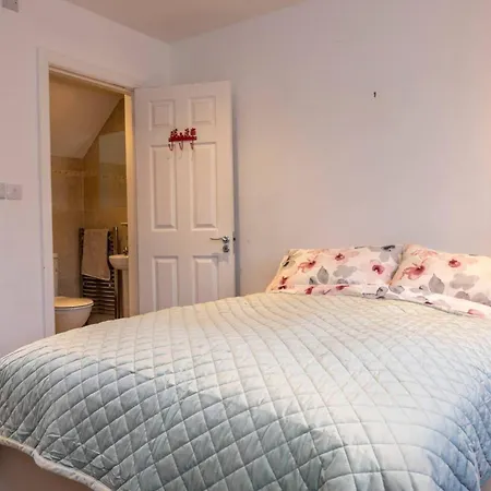 Coastal Town House Beside Train And Buses Only 5 Kilometers From Centre Casa vacanze Blackrock (Dublin)
