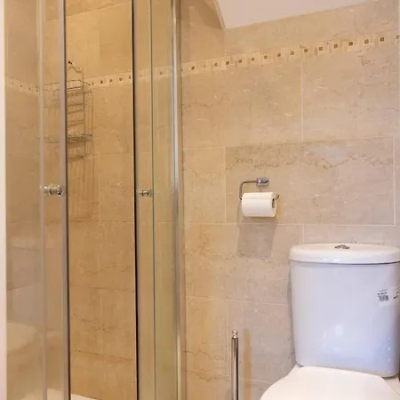 Coastal Town House Beside Train And Buses Only 5 Kilometers From Centre * Blackrock (Dublin)